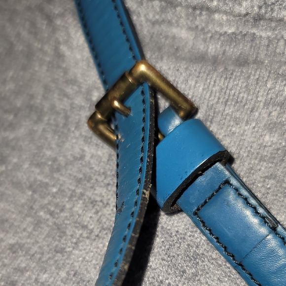 Louis Vuitton Jeune Fille Toledo Blue Epi Leather Bag - Picture 15 of 16